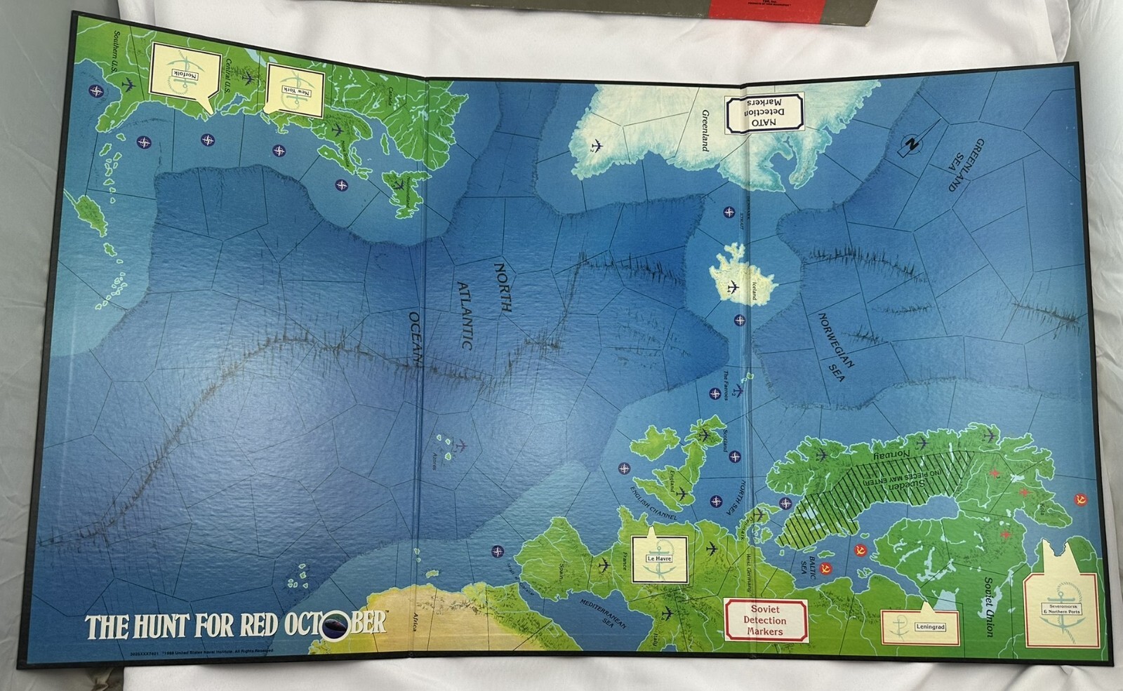 1988 Hunt For Red October Game by TSR Complete New Old Stock FREE SHIPPING