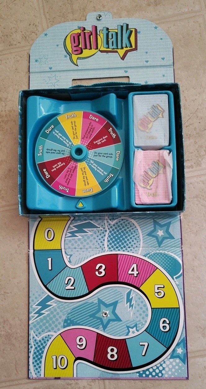 Hasbro Girl Talk Game, Board Game 2021 – Girl Party, Sleepover