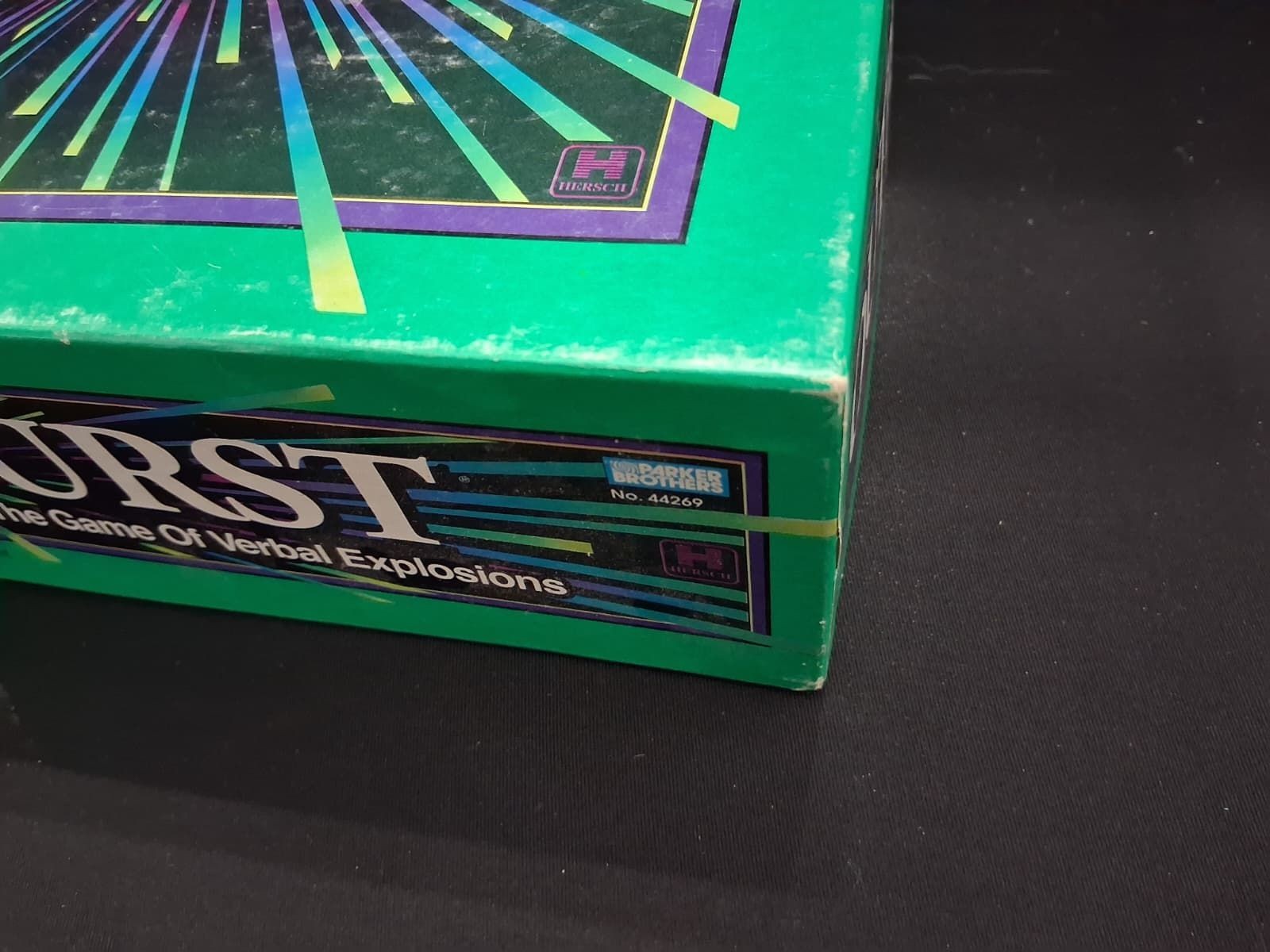 Outburst Board Game Parker Brothers 400 Cards Missing 2 Blue Pass Chips – [B-15]