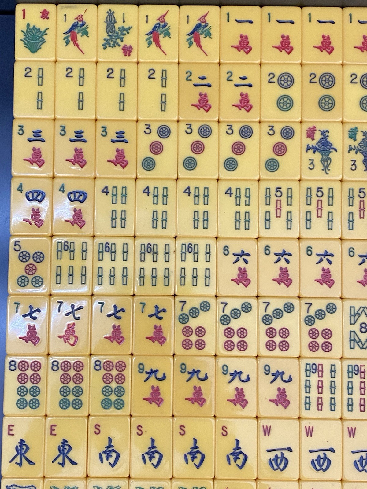Nice Lot of 152 Vintage Bakelite Mah Jong Mahjong Tiles + 5 Racks W/ Case & Dice