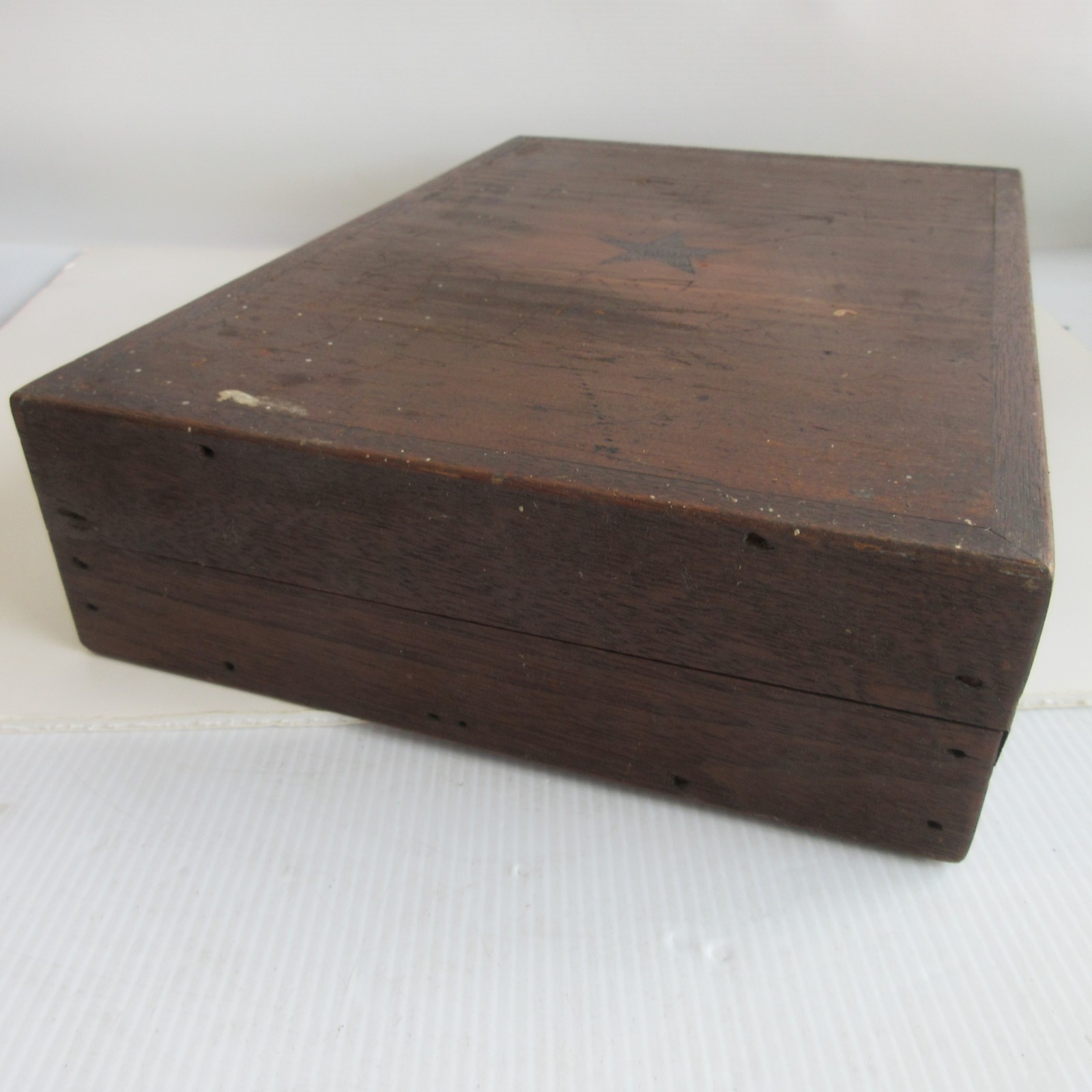 ANTIQUE WOODEN BACKGAMMON SET early wood bone dice?