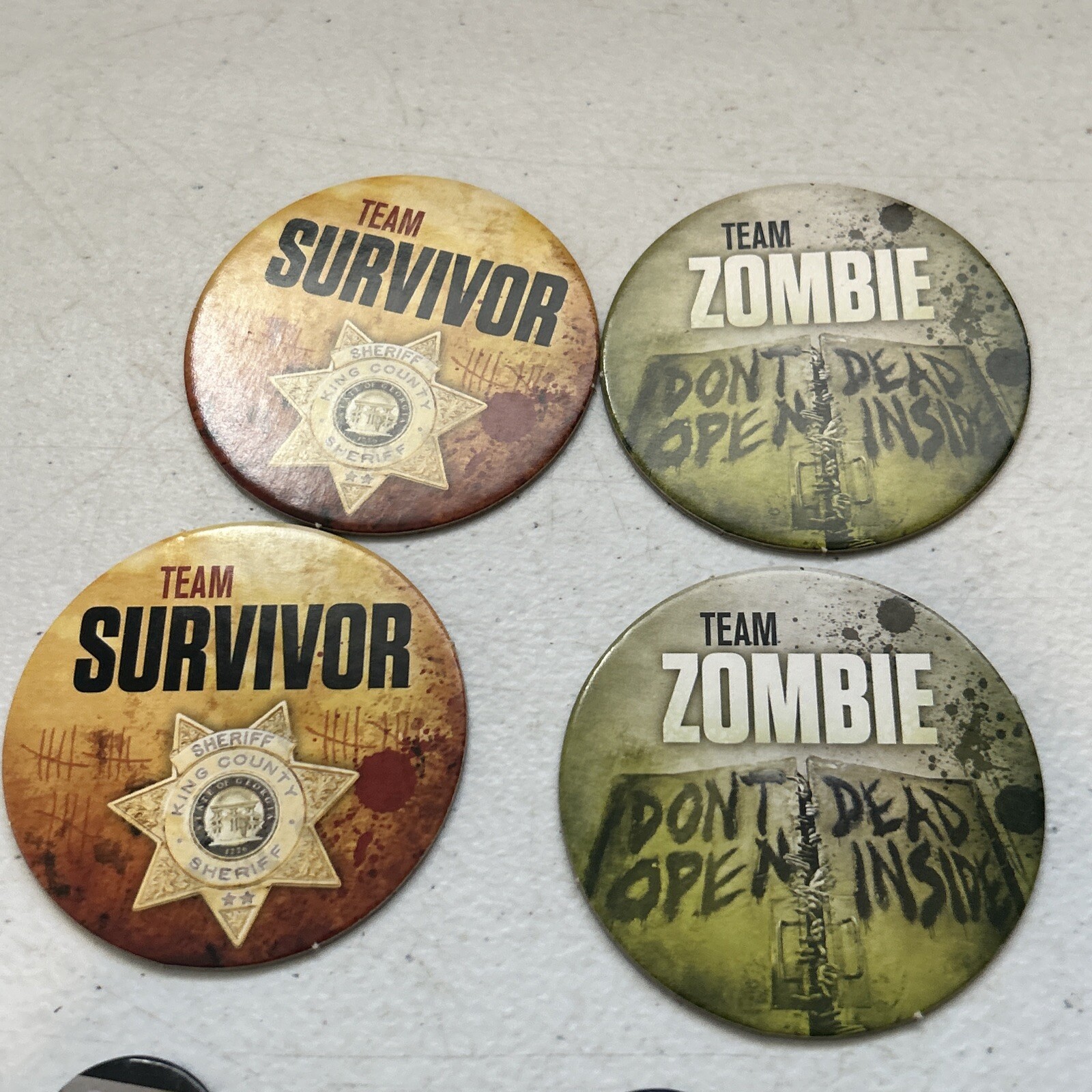 2011 The Walking Dead Board Game Replacement Lot 16 Ally Tokens & 4 Badges