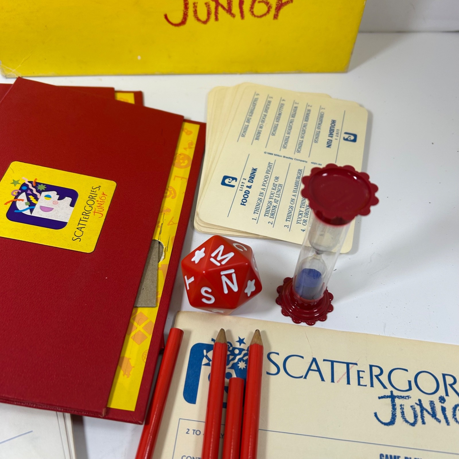 Scattergories Junior COMPLETE Milton Bradley 1989 Words Party Kids Family