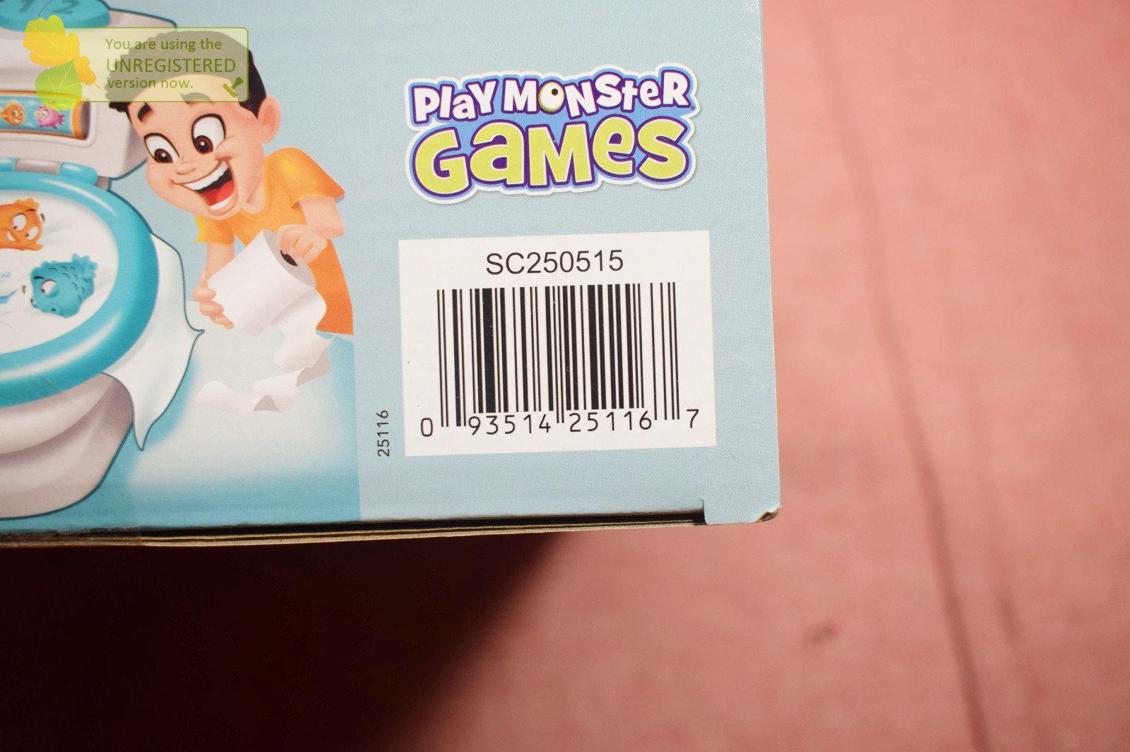 PlayMonster Dont Flush the Fish Board Game (Pack Wear)