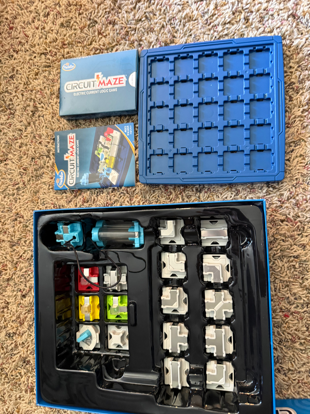 2015 Thinkfun CIRCUIT MAZE Electric Current Logic BOARD GAME