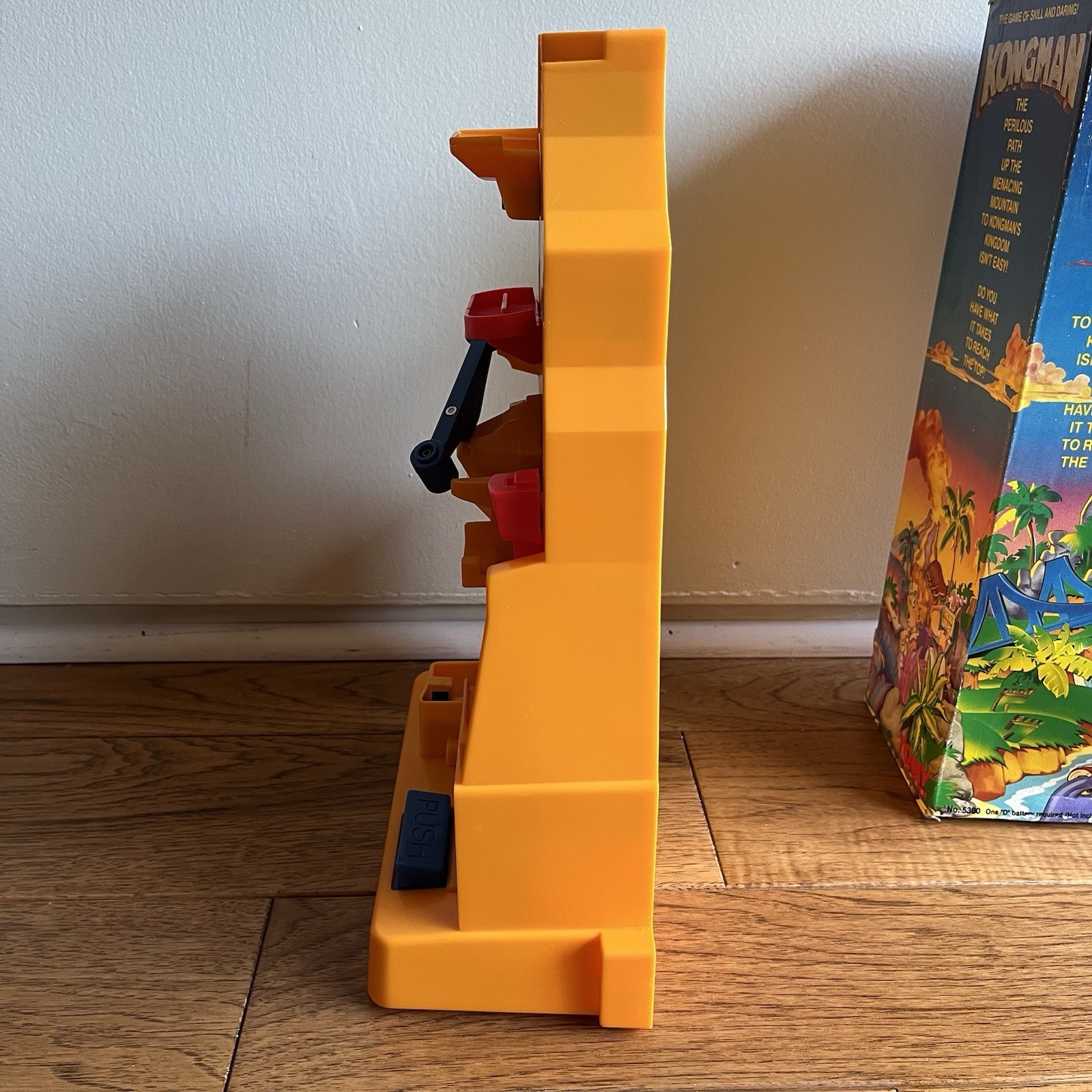 Vintage 1982 Tomy Kongman Game w Box Parts Battery Toy King Kong Marble Maze