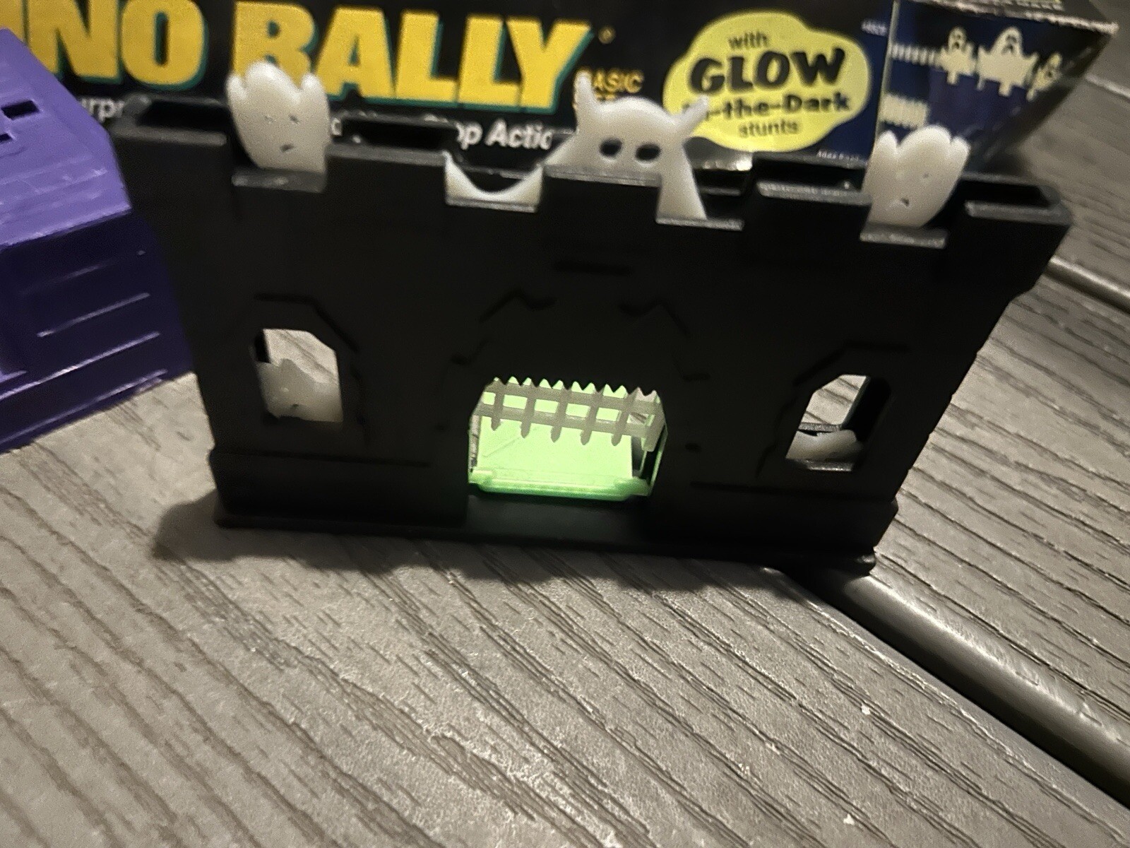 Vintage Domino Rally Glow in the Dark Ghost Ride Game 1994 Halloween Spooky REaD