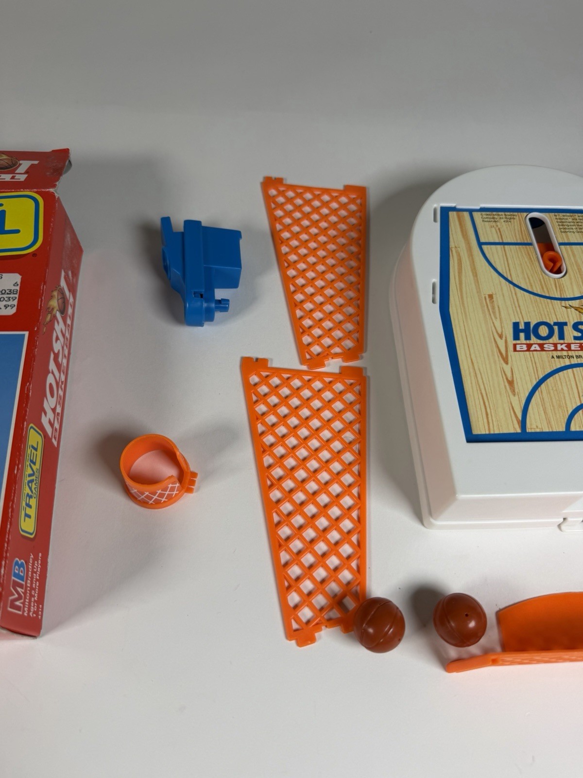 Hot Shot Basketball Vintage 1992 Motorized Travel Game Milton Bradley