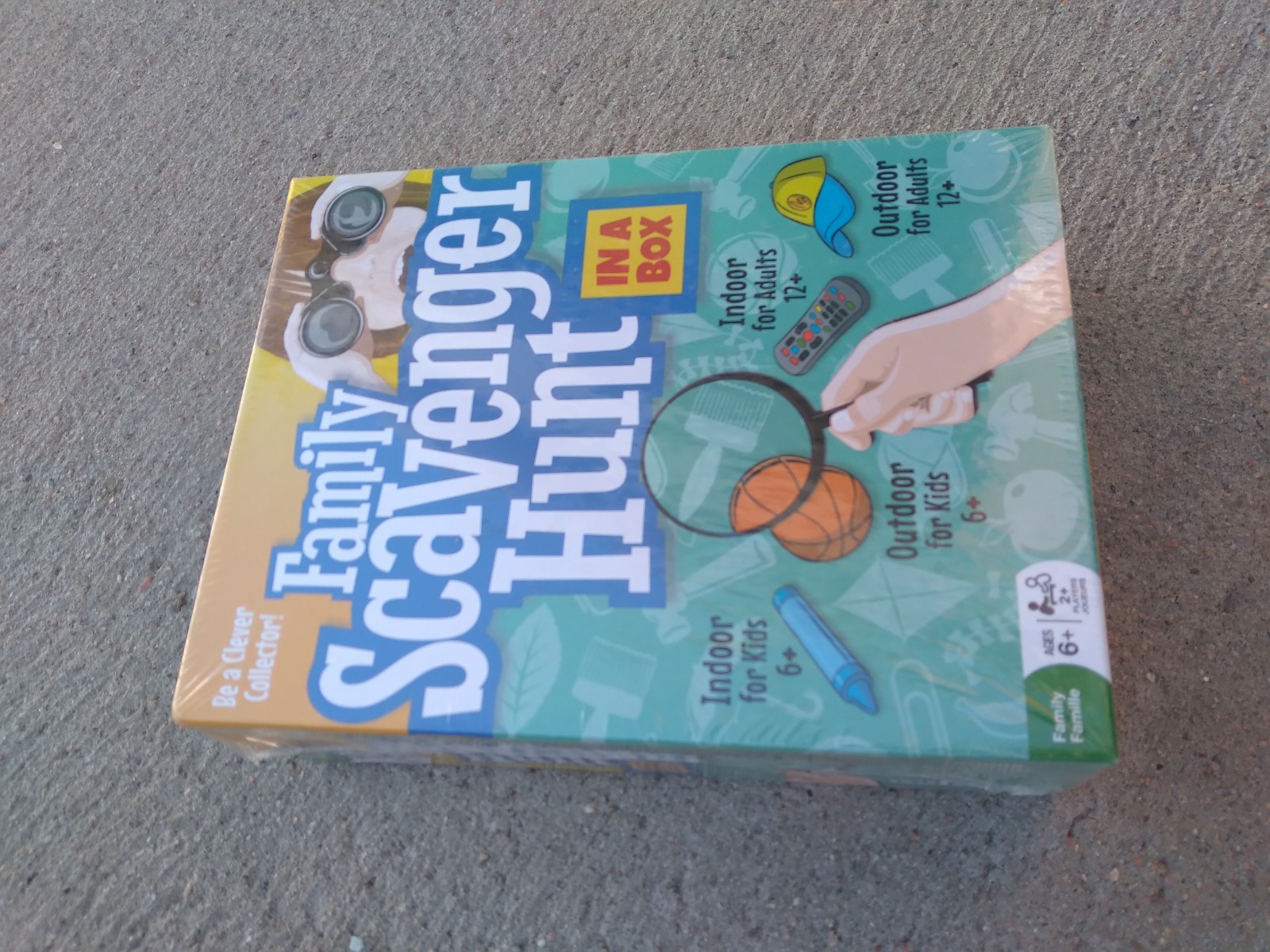 Family Scavenger Hunt Game Card Games NEW Ages 6+ Players 2+