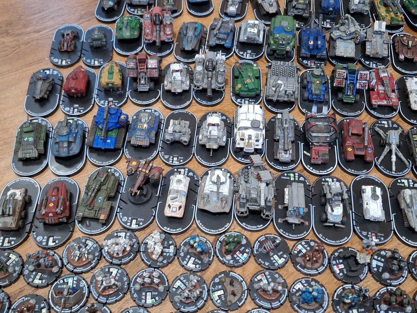 Lot 300+ Wizkids Mechwarrior 130+ Vehicles and 170+ Infantry Figures