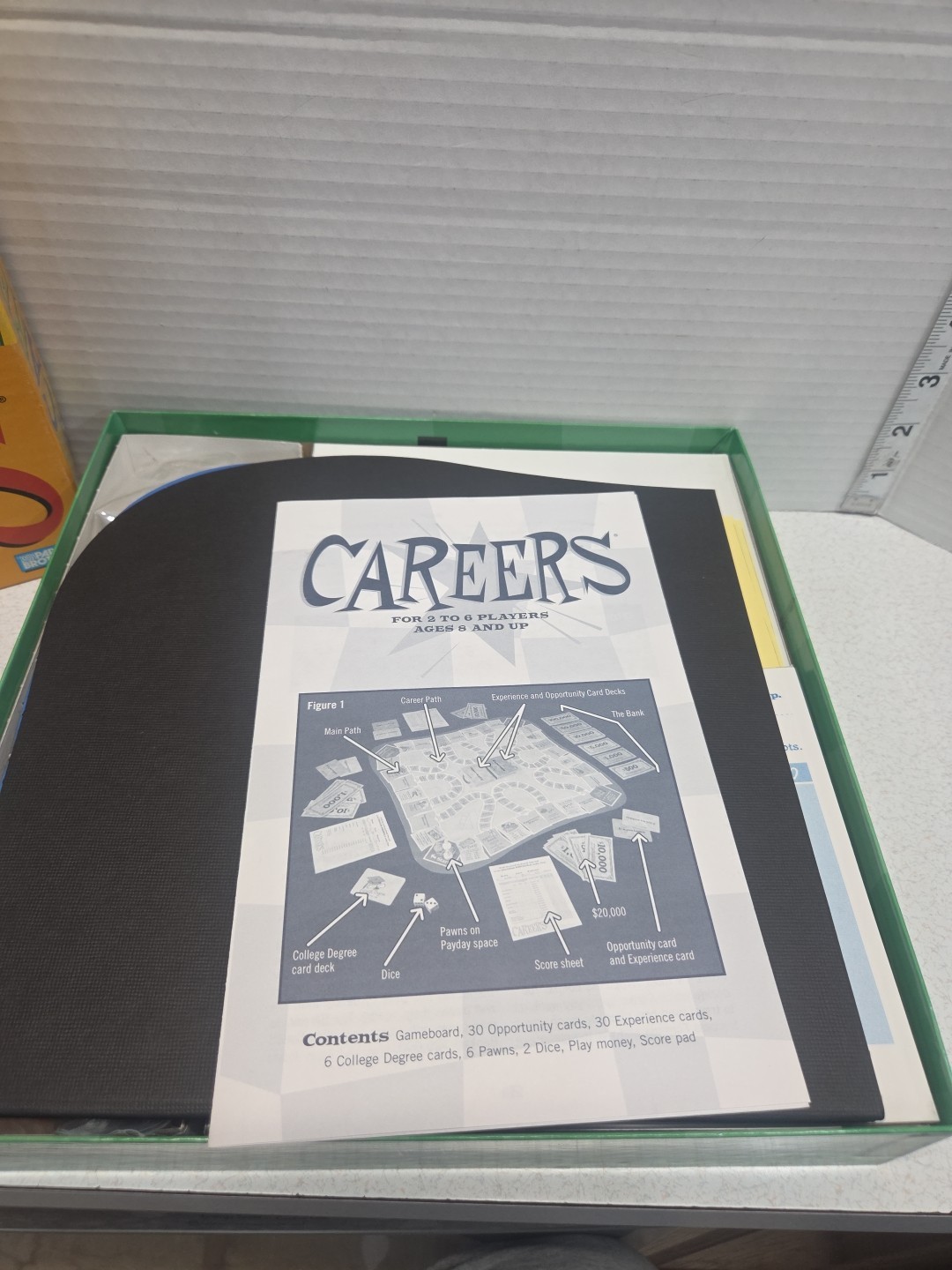 Careers The Classic Board Game of Fame Fortune & Happiness 2003 Family Fun