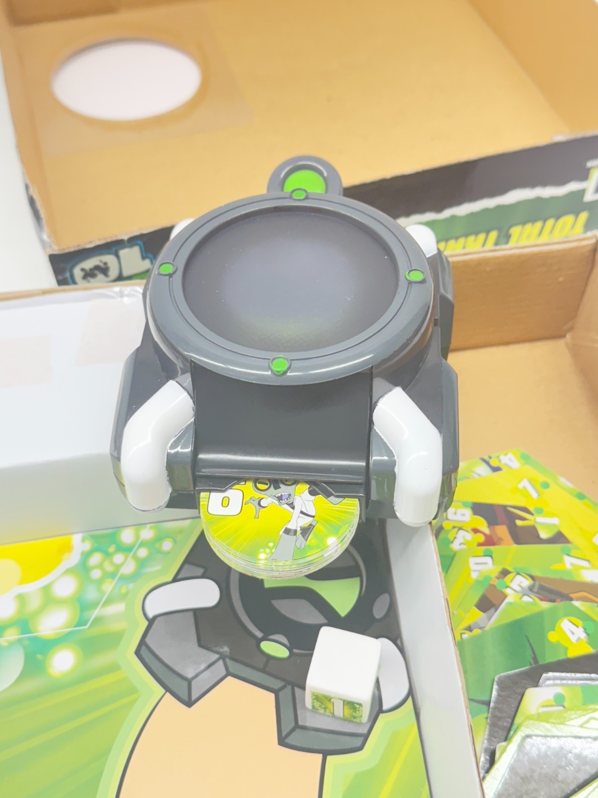 Ben 10 Total Transformation Board Game Cartoon Network Omnitrix Spinner