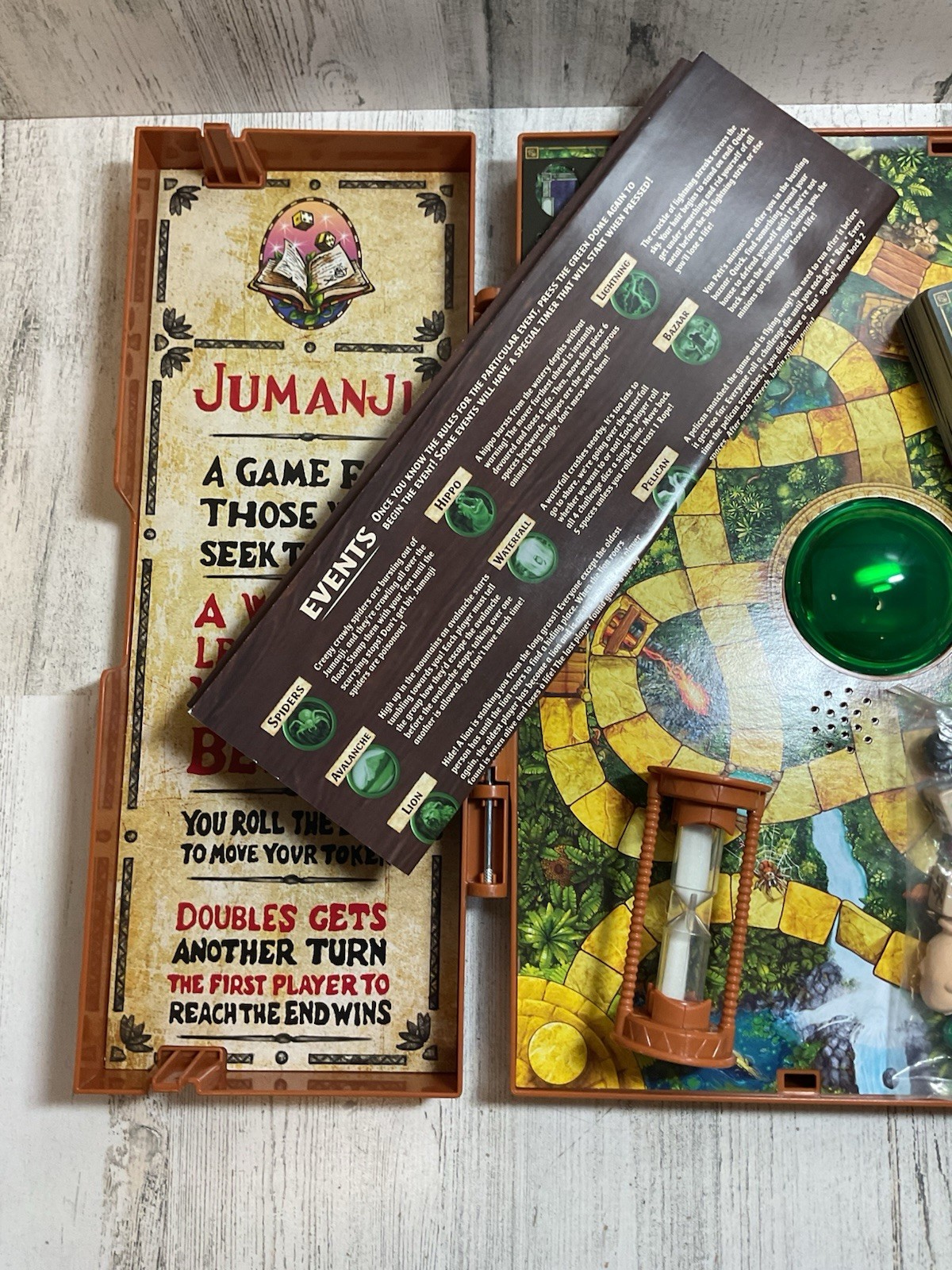 Jumanji Deluxe Electronic Adventure Board Game Lights & Sounds Spin Master