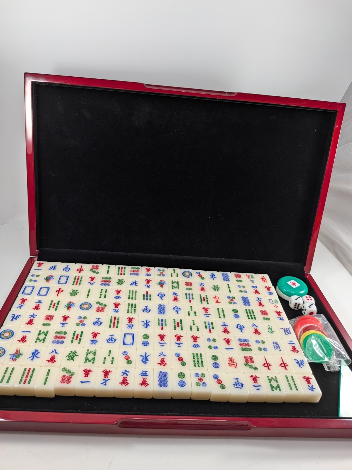 Mahjong Set in Wooden Case with 144 Tiles, Dice and Chips