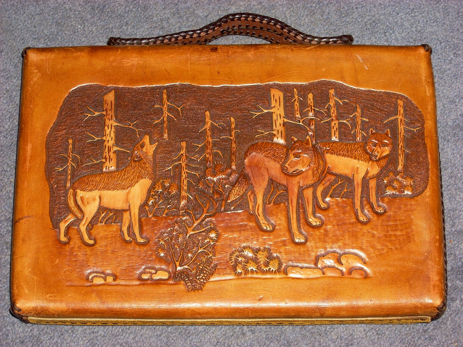 VTG BACKGAMMON Game Set Hand Tooled Leather Case Board 17″ x 12.5″