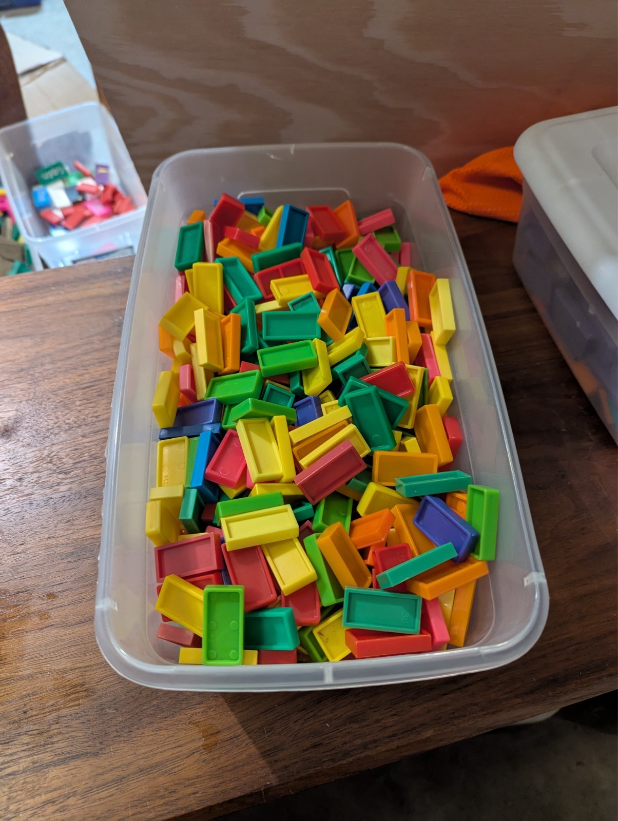 Assorted toppling dominoes, around 300 of them. Domino Rally branded.