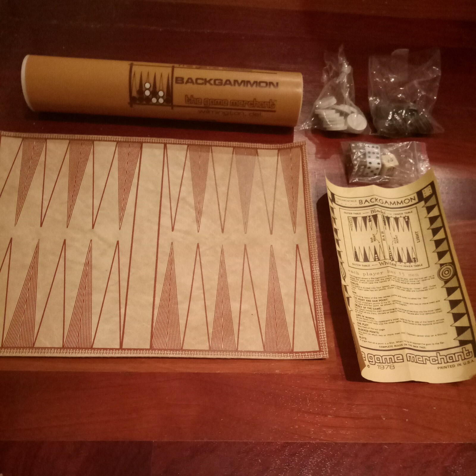 Vintage 1978 Portable Backgammon Travel in a Tube#254 The Game Merchant Complete