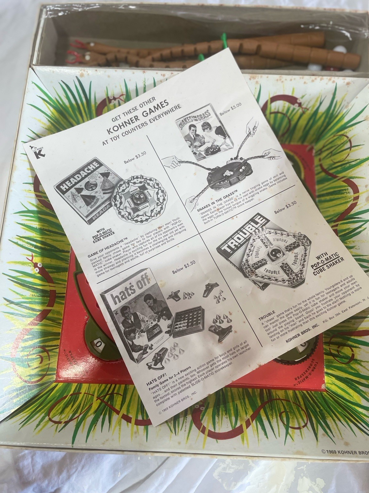 Kohner Snakes in the Grass 1969 Vintage Skill Game Turn-O-Matic, 2+ Players