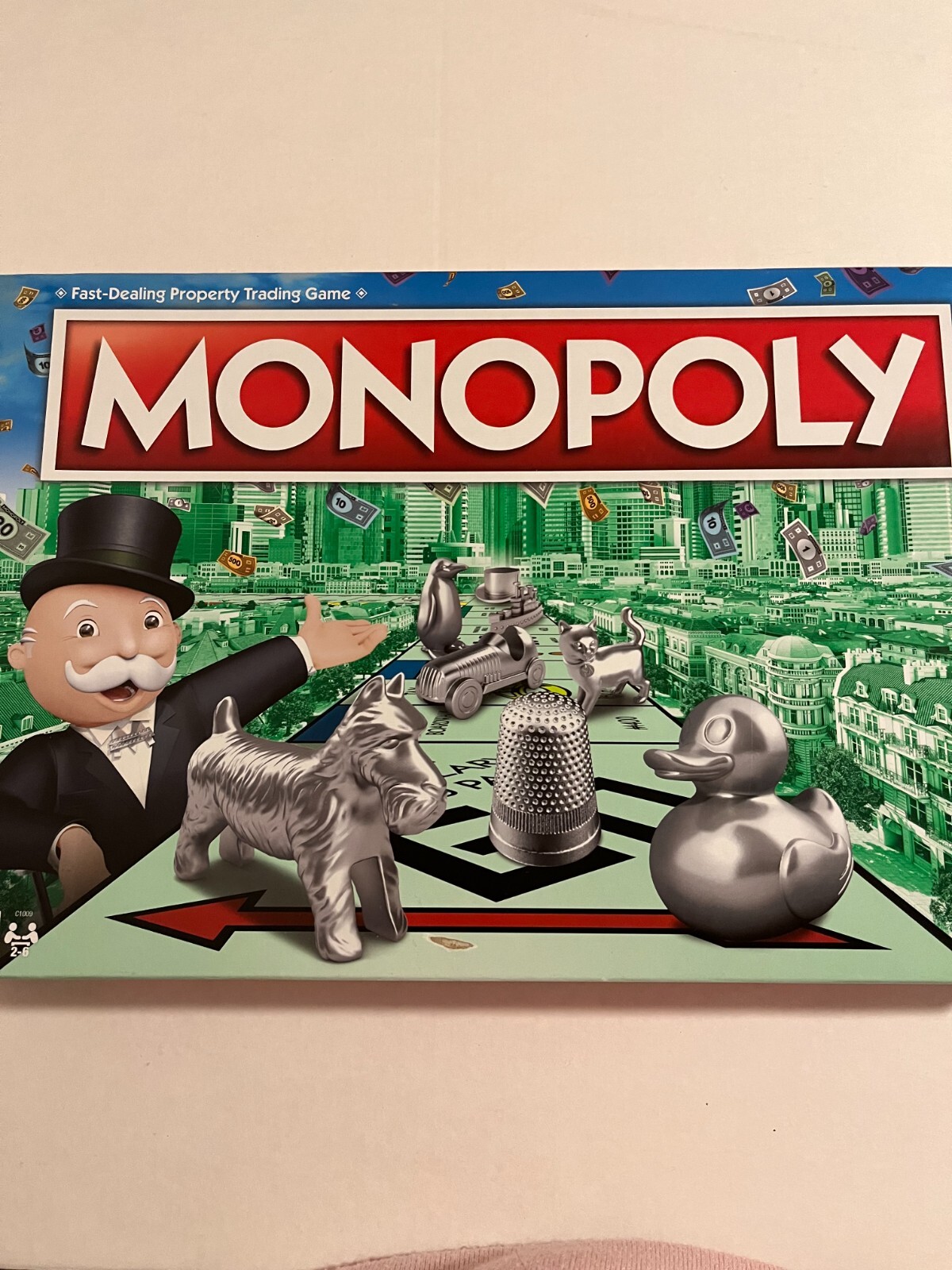 MONOPOLY HASBRO CLASSIC GAMING BOARD/NEW