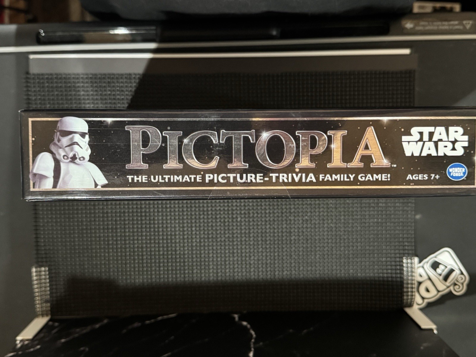 Wonder Forge Pictopia Star Wars Edition Trivia Family Game Players PLEASE READ.