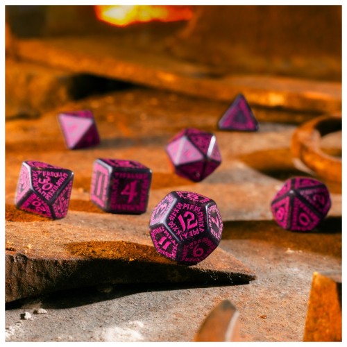 Dice Set – Runic Shimmering – Black/Magenta