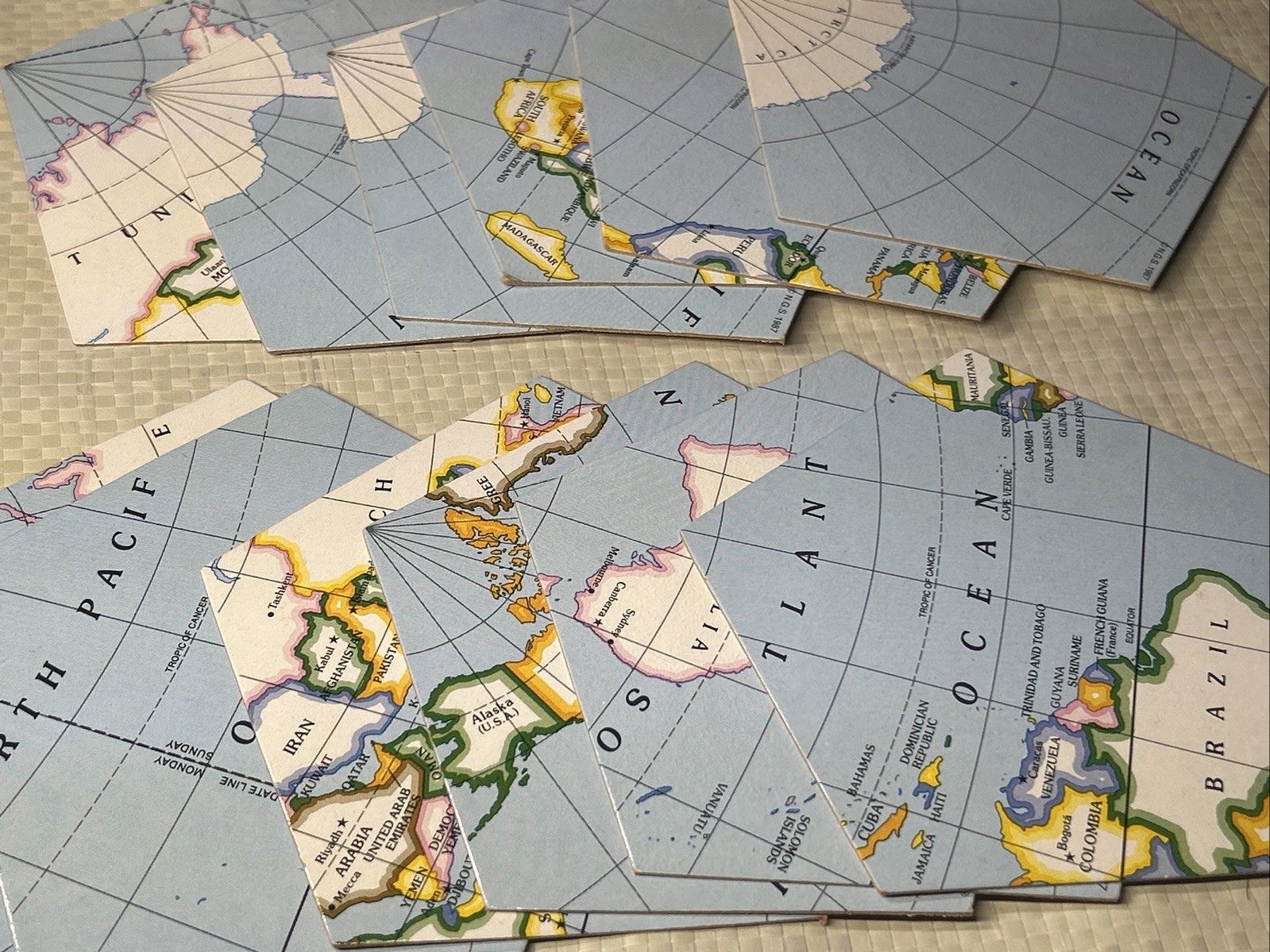 National Geographic Global Pursuit Orange Map Cards People & Places Set 1987
