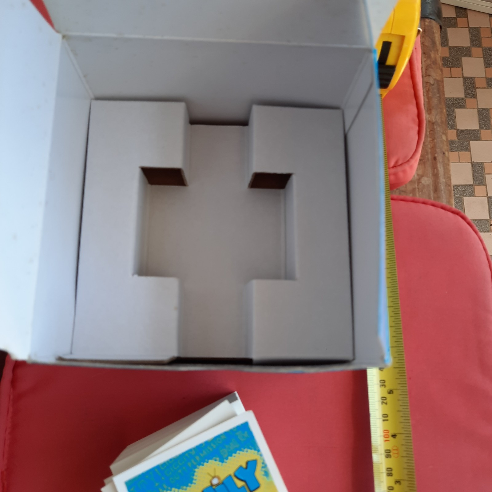 2012 Family Guy Trivia Box Official Game with Trivia Question Character Cards