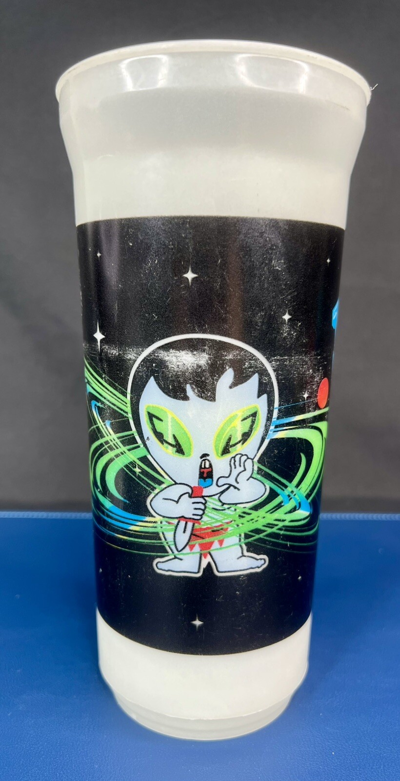 Crazy Bones Hielocos Coca-Cola Alien 32oz Promotional Glow-in-the-Dark Cup