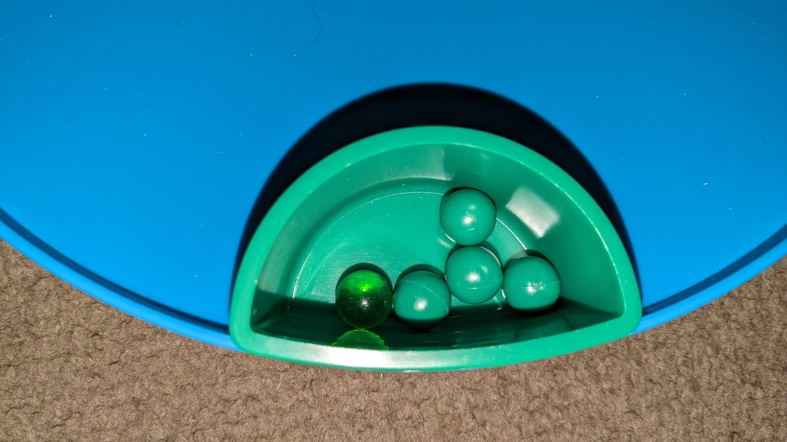 Divin’ Dolphins Game – by Pressman Nice Condition No Instructions