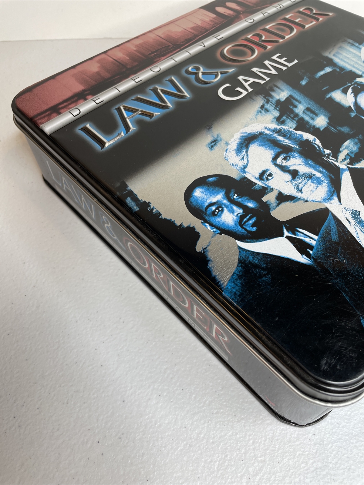 Law & Order Detective Game In Tin 2-4 Players Ages 13+ NEW