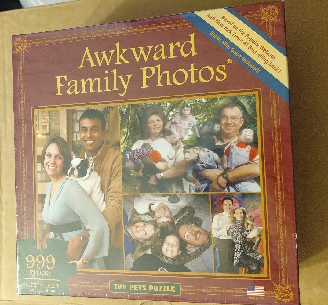 Awkward Family Photos Game Teen-Adult 4-6 Players All Things Equal, Inc Complete
