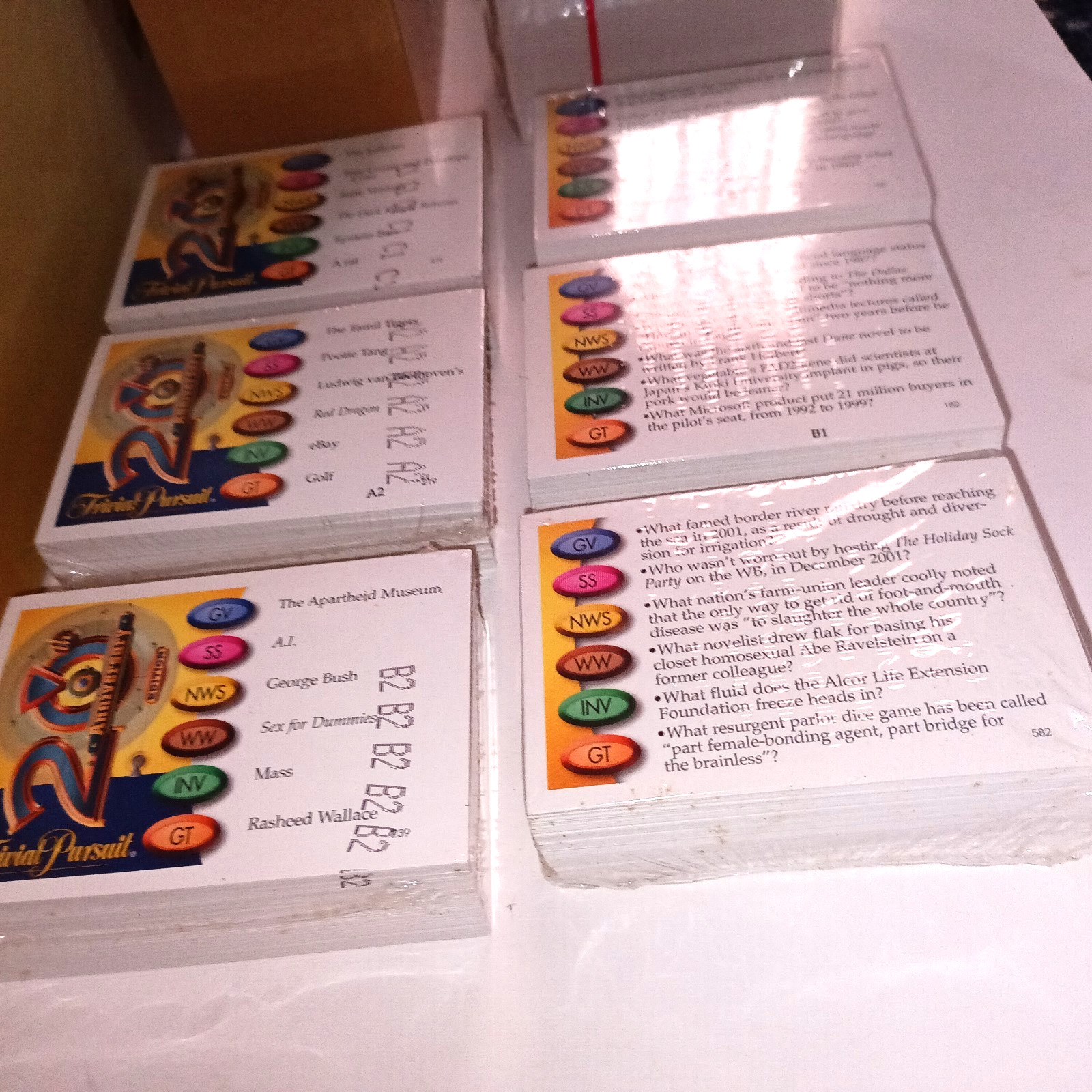 Trivial Pursuit 20th Anniversary Family Game + Extra Parts + Sealed Trivia Cards