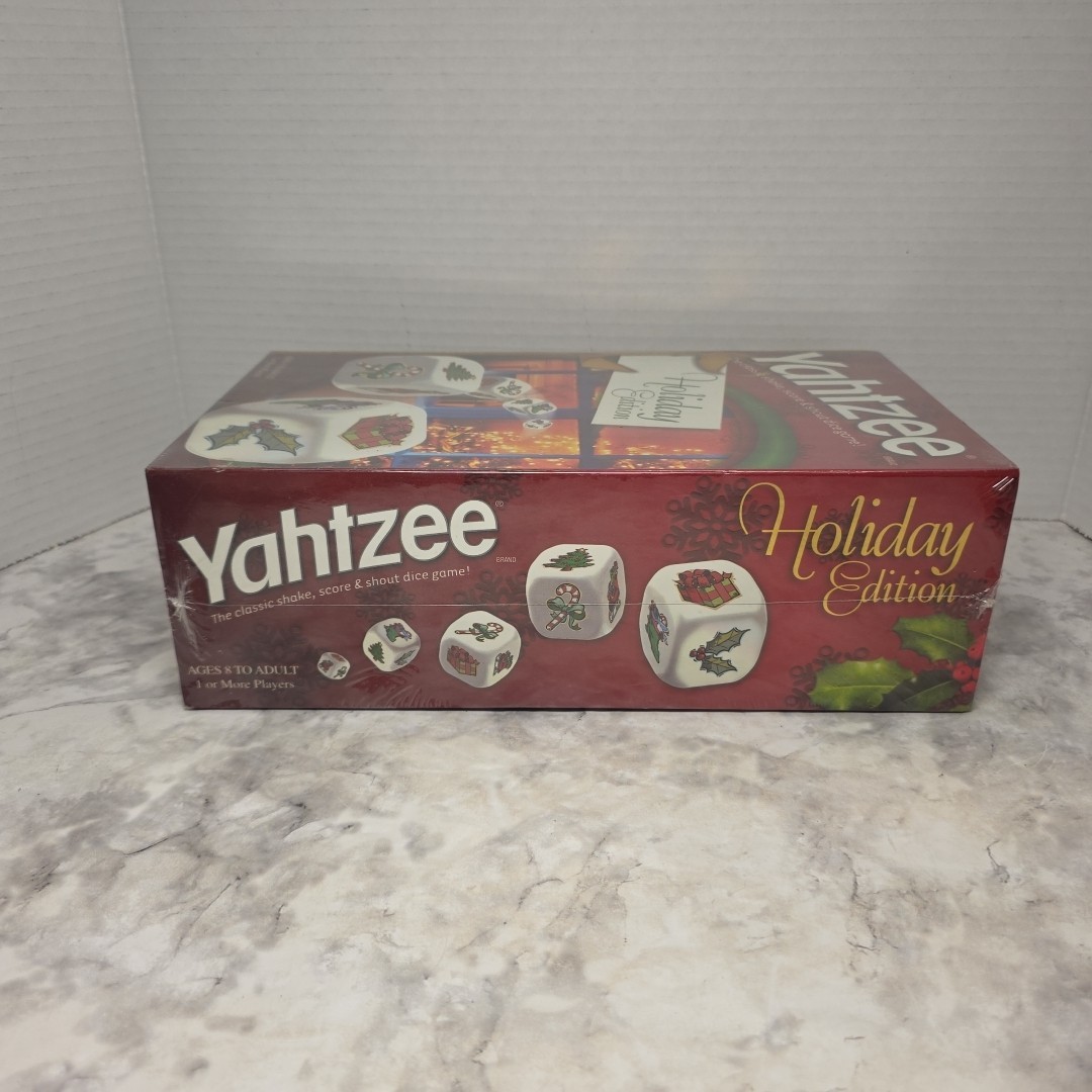 Yahtzee Holiday Edition Christmas Family Dice Game Hasbro USAopoly New Sealed