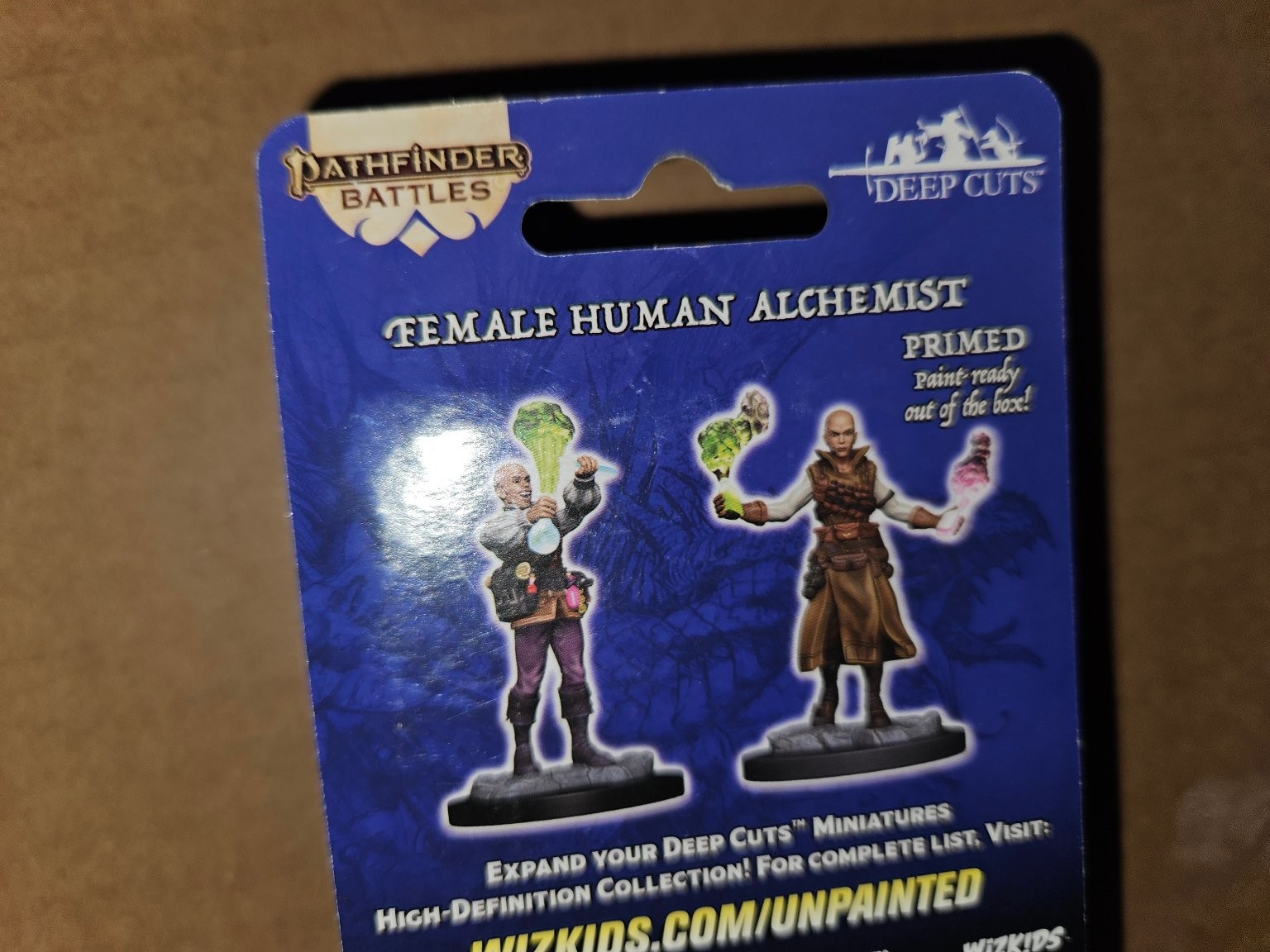 Pathfinder Battles Female Human Alchemist Miniature Deep Cuts Unpainted