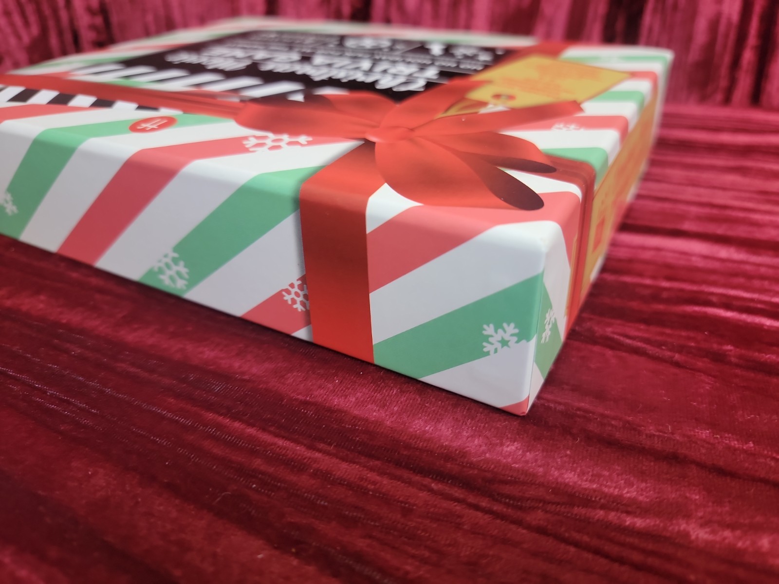 Table Fun Christmas Movie Trivia Game, Multiple Games, Card Trophy, 2+ Players