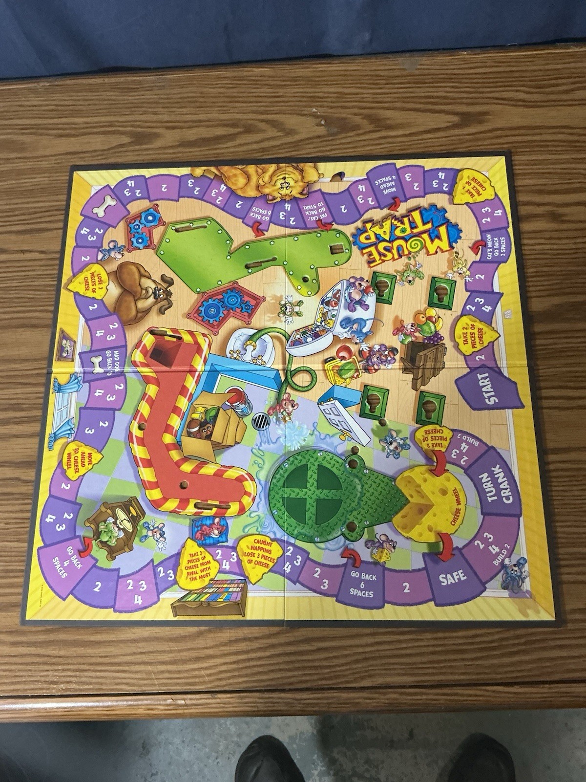 VINTAGE Mouse Trap COMPLETE Milton Bradley 2005 Classic Board Game Kids Family
