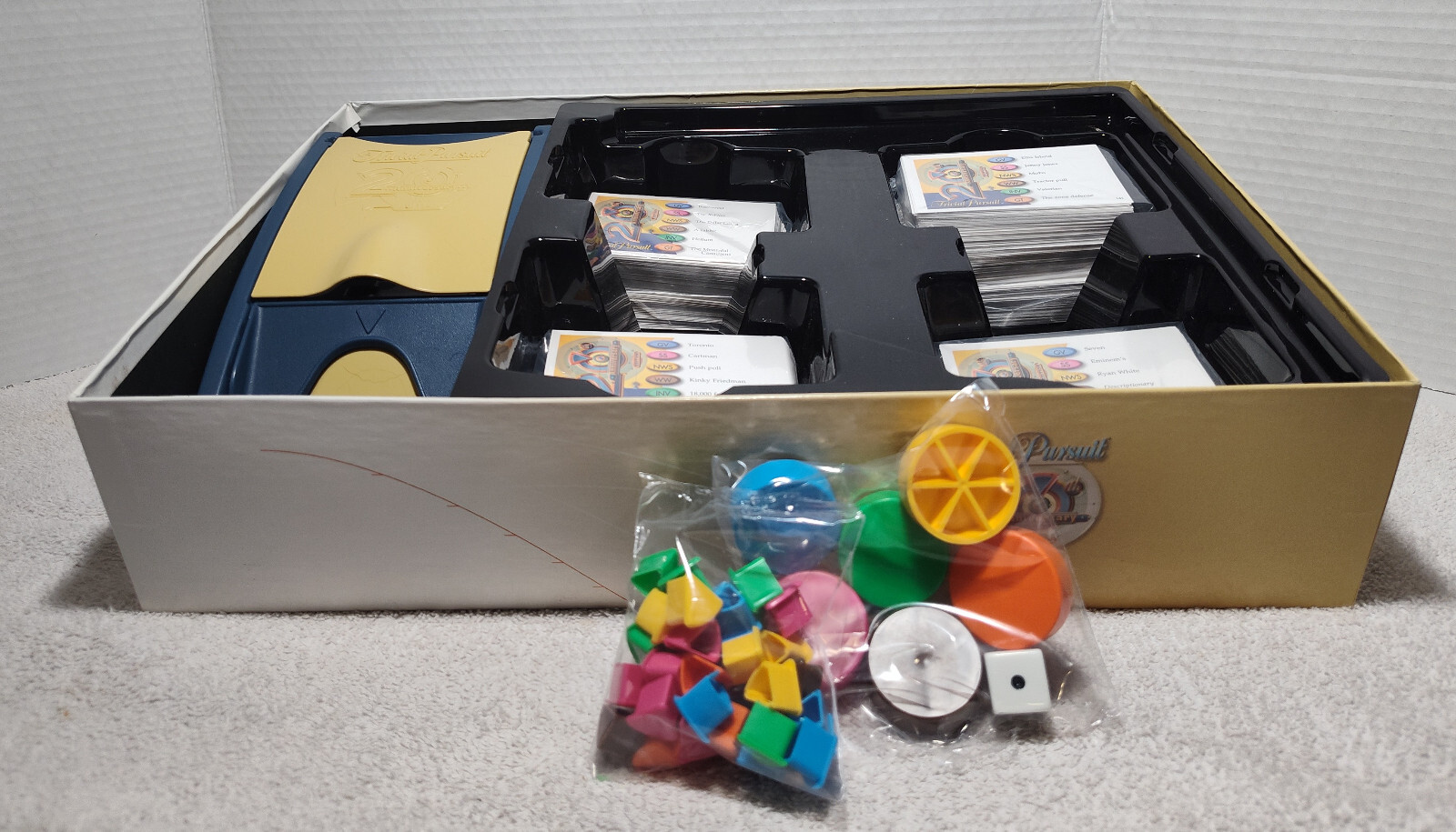 Trivial Pursuit 20th Anniversary Edition 2002 Hasbro Board Game – Complete