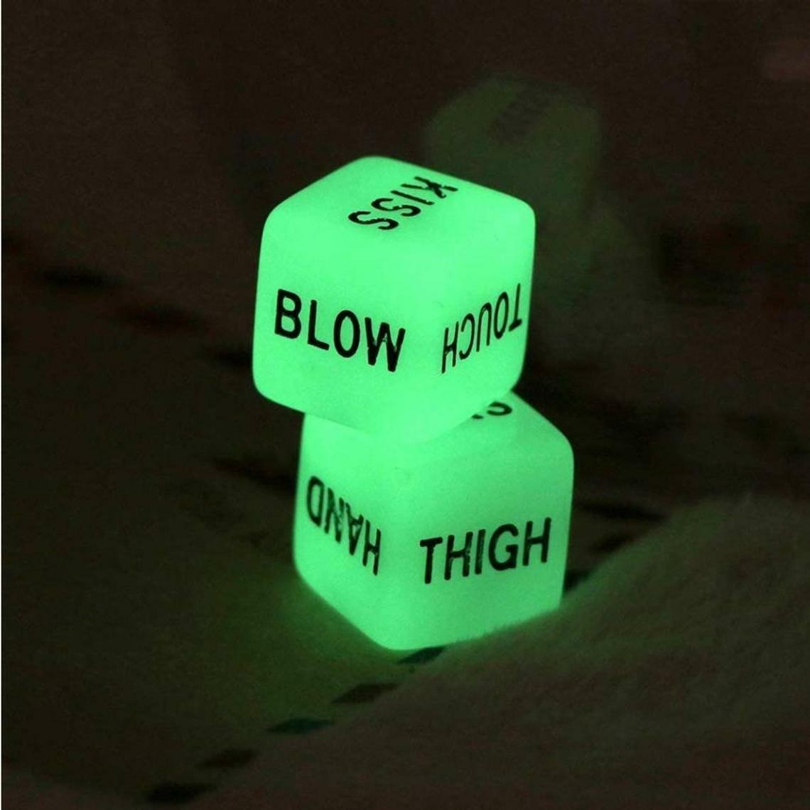 2pcs Glow in the Dark Sex Dice Adult Game Kama Sutra Couples Bachelorette Gift