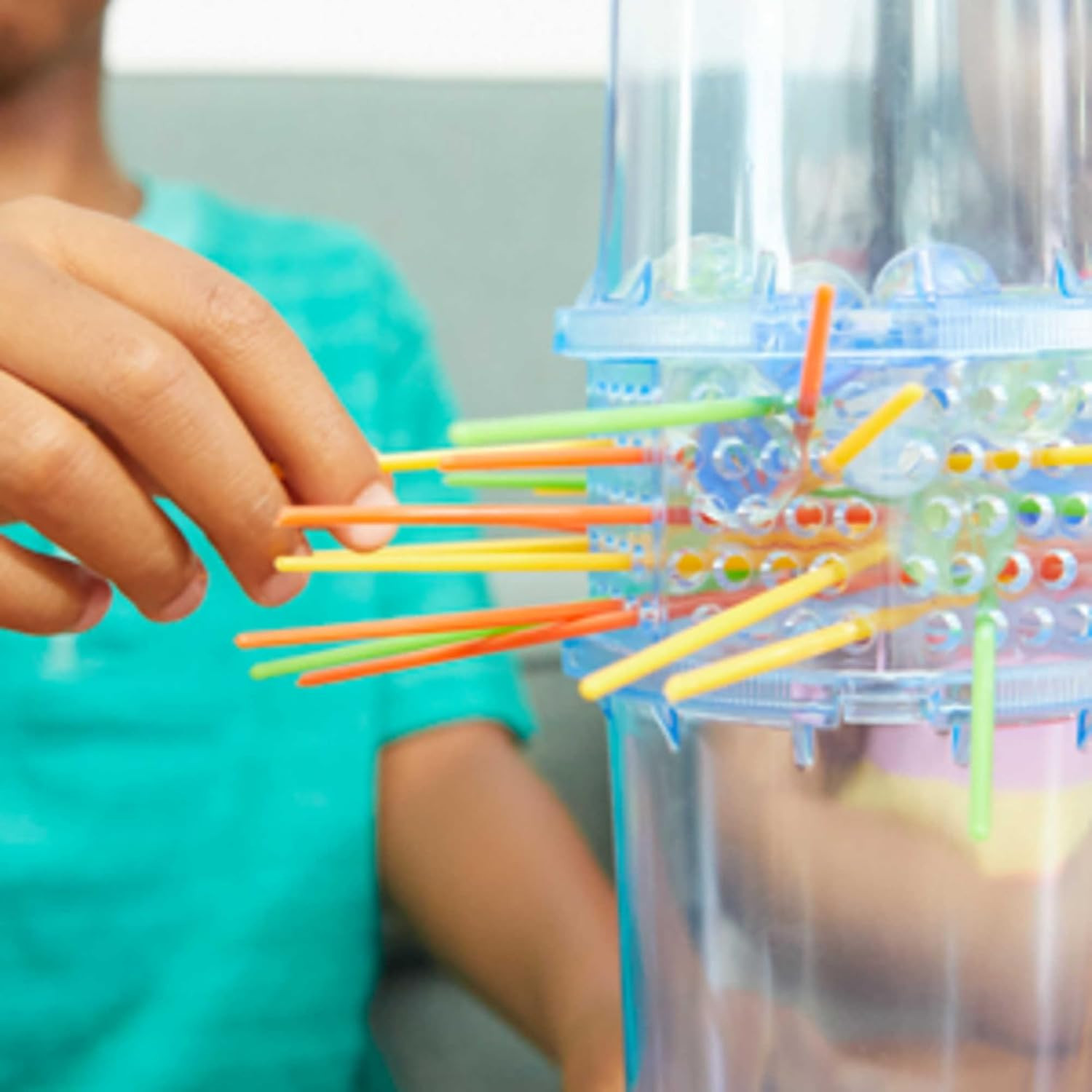 Mattel Kerplunk Kids Game, Easy-To-Learn Family Game for 2 to 4 Players, Don’T L