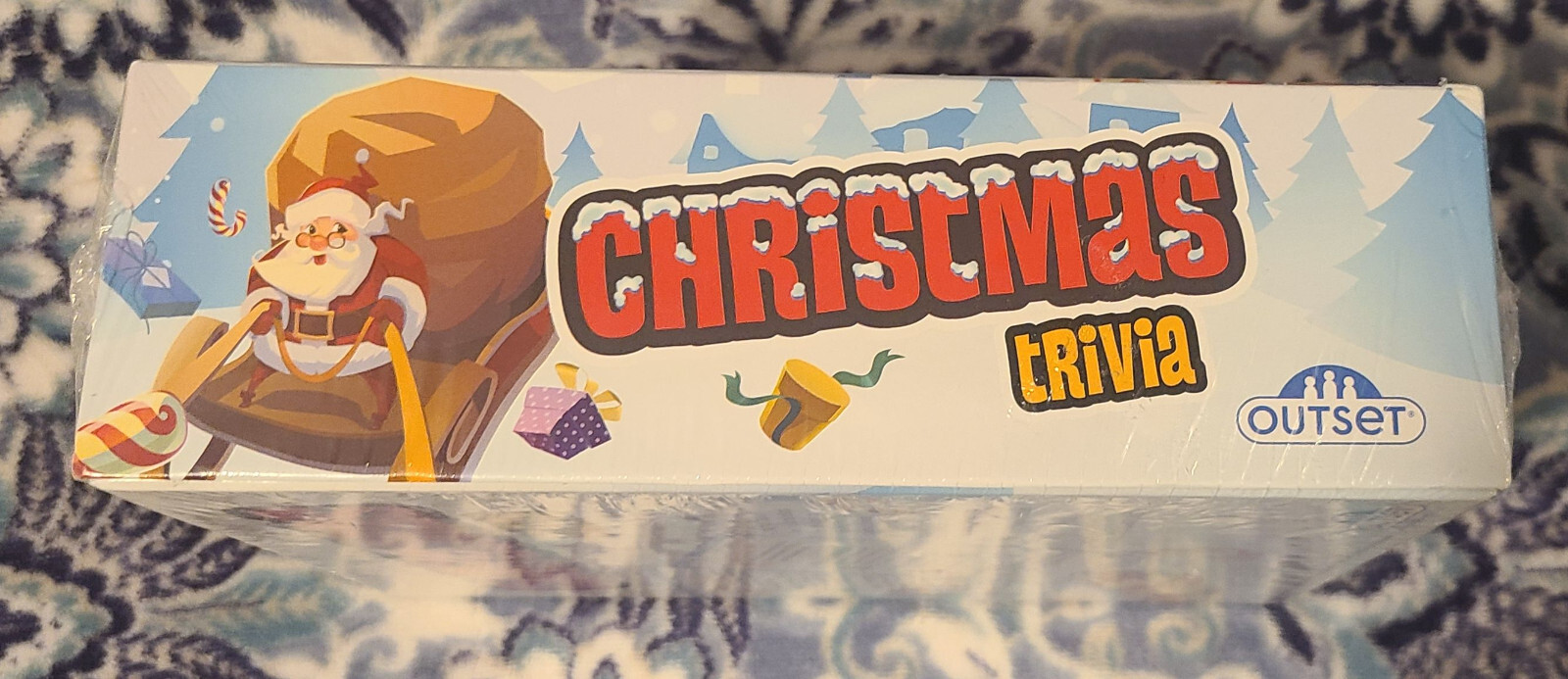 Christmas Trivia Game by Outset 2019 Family Fun for the Holidays🌲12 Years +++
