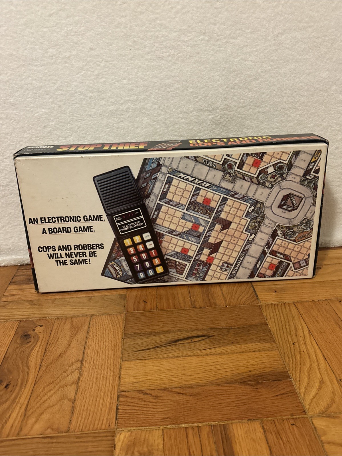 VTG 1979 Stop Thief Electronic Cops And Robbers Board Game 100% Complete WORKS!