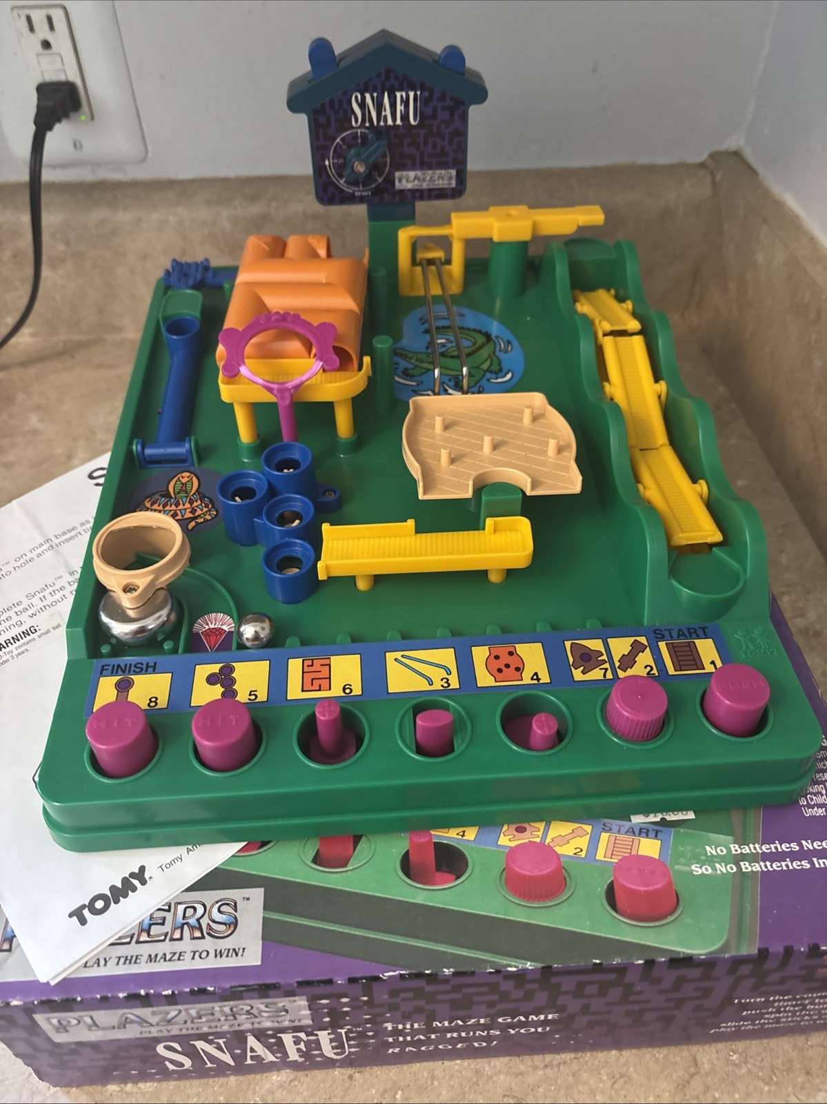 VINTAGE 1991 – Snafu Tomy Screwball Scramble Run Game One Marble Only