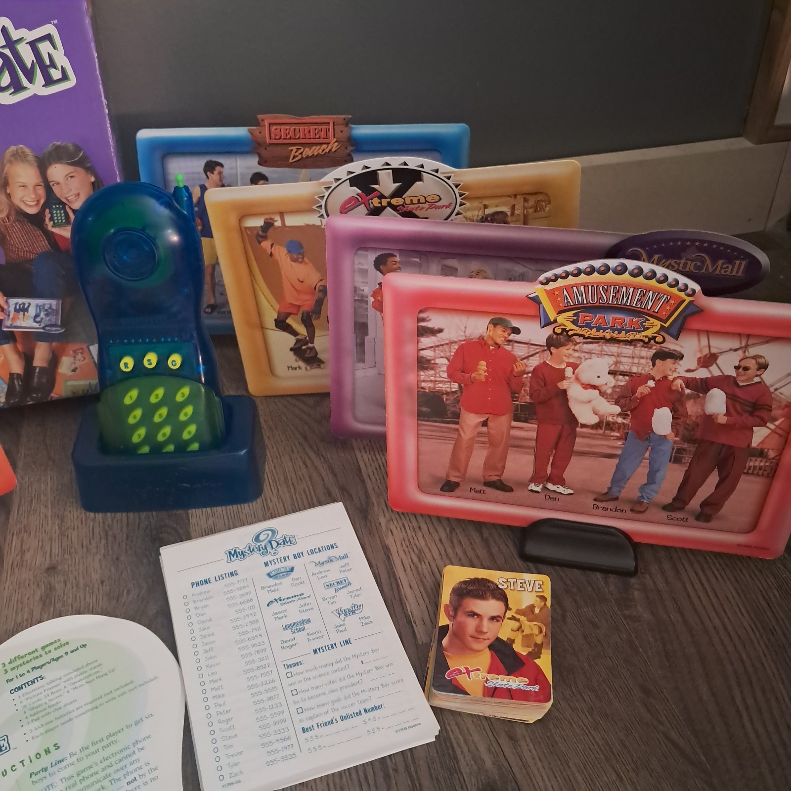 Milton Bradley Mystery Date Board Game Electronic Talking Phone 2000