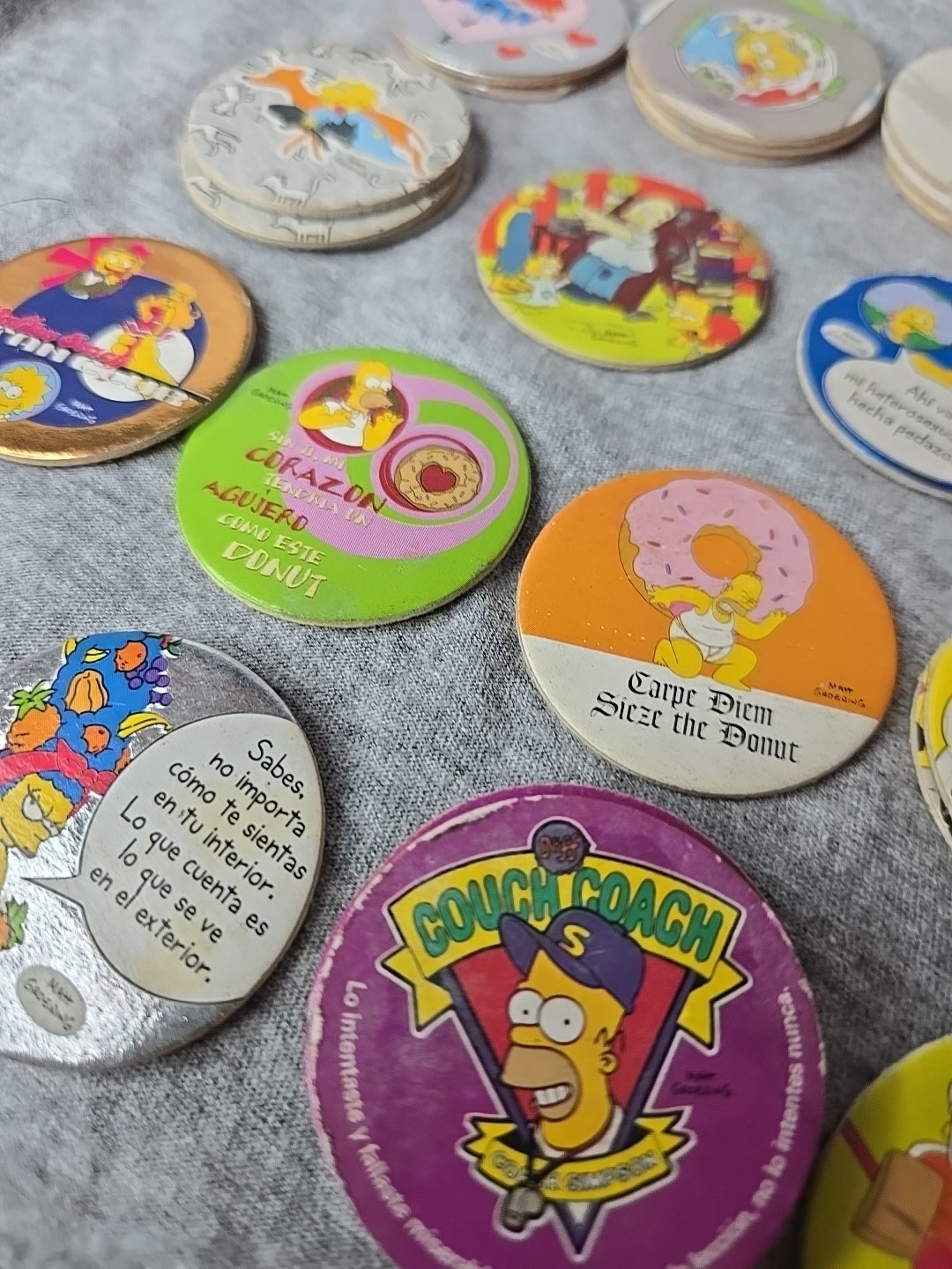 The Simpsons Pickers Lot Of 102 Pogs Tazos Magic Box 2005 Espanol / Ingles