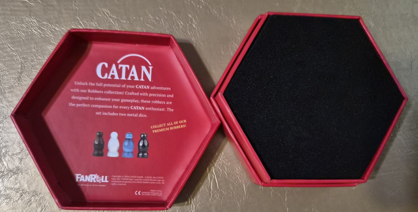 CATAN CAT’S EYE AQUAMARINE PREMIUM GEMSTONE ROBBERS WITH METAL DICE NIB