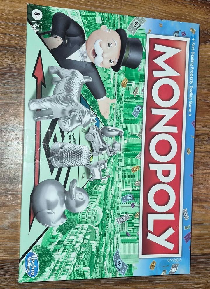 Monopoly Original Version Property Trading Board Game (Hasbro Gaming, 2021)
