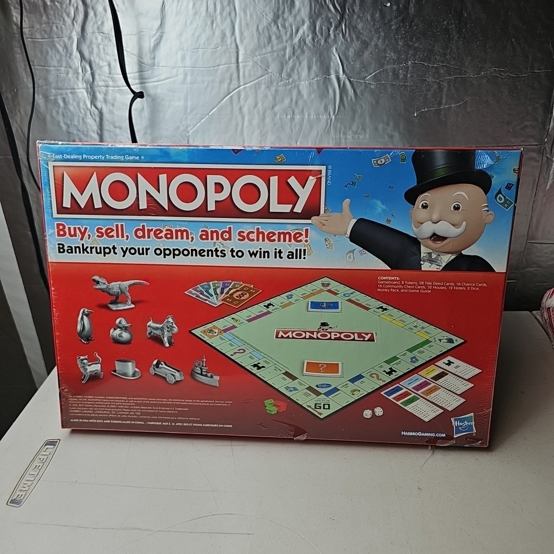 Monopoly Classic Board Game – Hasbro Gaming – Game Night – New Sealed