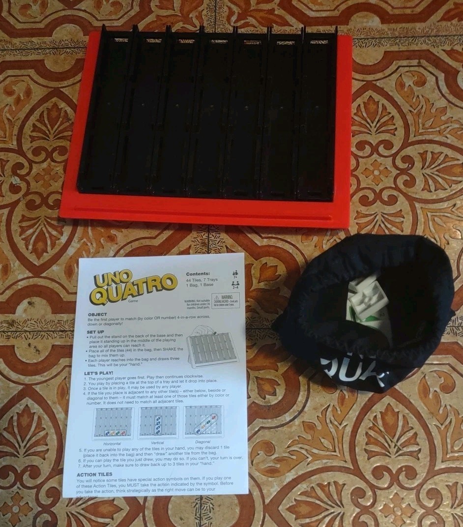 UNO QUATRO Board Game 100% COMPLETE 2022