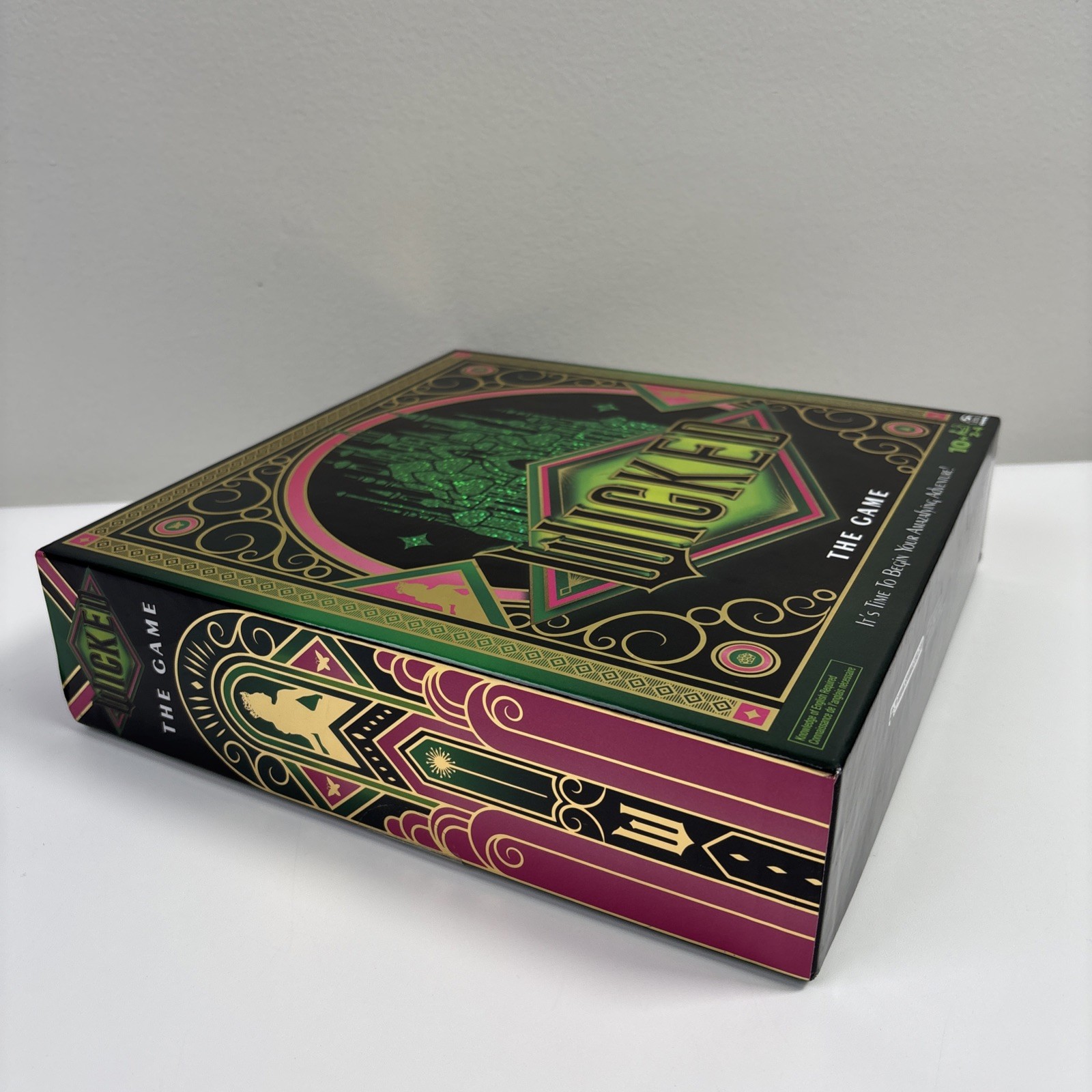 “Wicked The Game” with 3D Emerald City for Ages 10+ / 2-4 Players – BRAND NEW