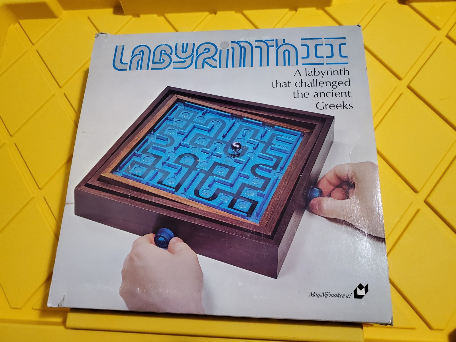 Rare old 1975 Marble Labyrinth II Wood Tilt Maze Knob Game from Mag-nif